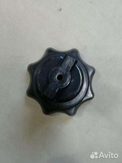 Крепление запасного колеса Volkswagen Golf 6 2011