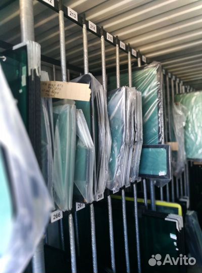 Стекло на Джисиби JCB 8018 cts лобовое нижнее