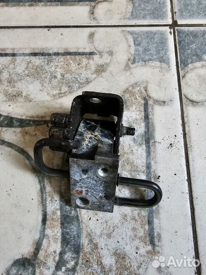 Петля двери Audi Q7