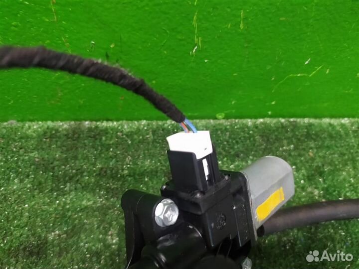 Стеклоподъемник задний правый Mazda 3 (BL) 2010