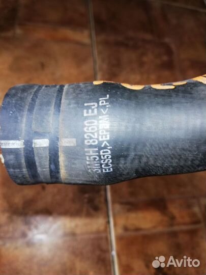 Патрубок радиатора Ford Focus