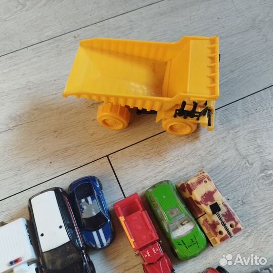Игрушки машинки пакетом