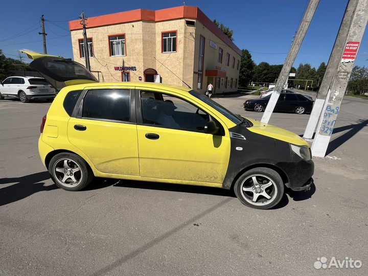 Chevrolet Aveo 1.4 МТ, 2009, битый, 88 000 км