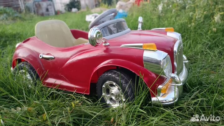Детский автомобиль на аккумуляторе