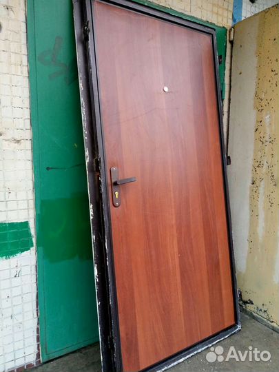 Дверь входная металлическая