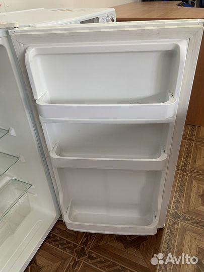 Холодильник маленький б/у