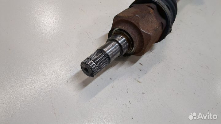 Полуось левая передняя Toyota Yaris