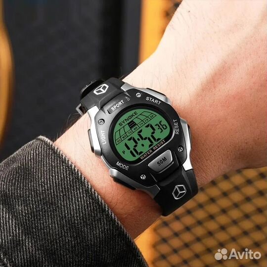Часы наручные спортивные электронные новые