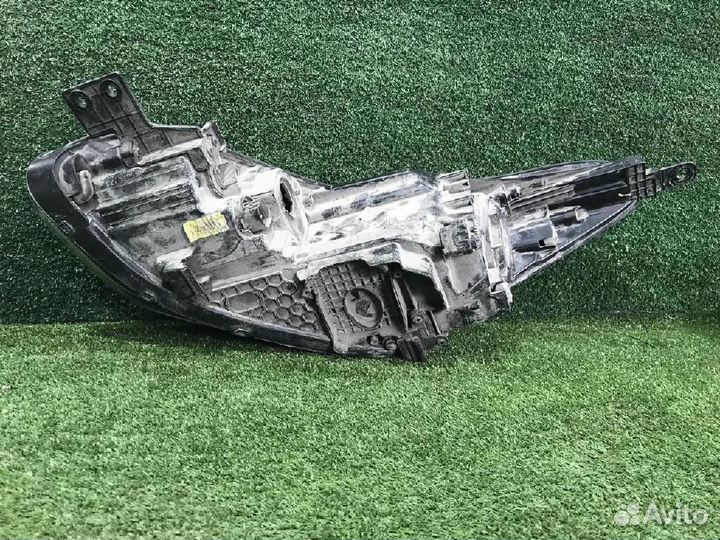 Фара правая Kia Sportage