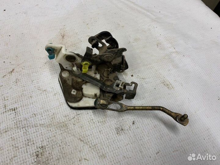 Замок двери задний правый Hyundai Sonata Y3 G4CP