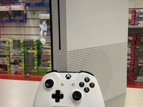 Xbox One S 1tb + игры