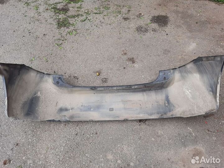 Бампер toyota auris 2008г