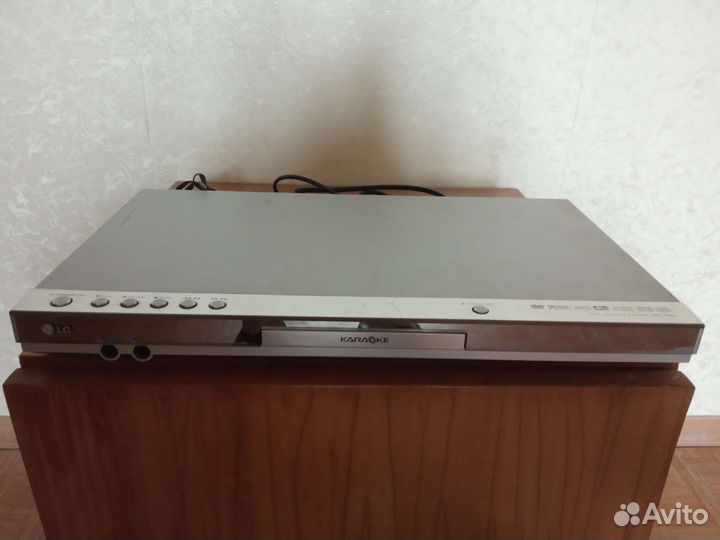 DVD-караоке плеер LG DKS-5500
