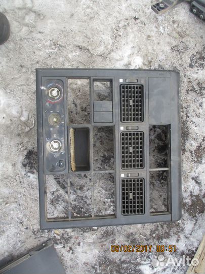 Накладка торпедо Iveco 98448471