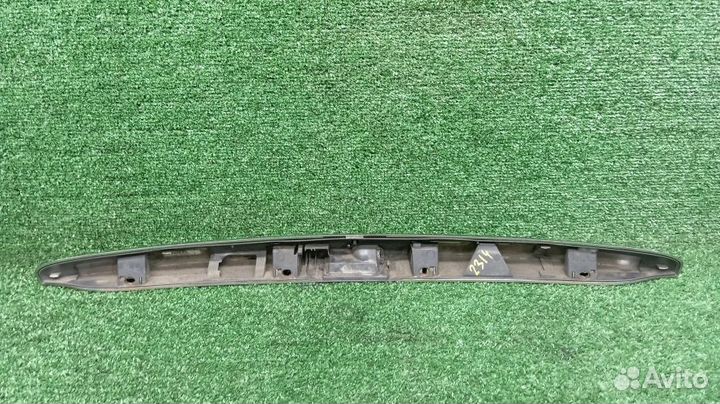 Накладка крышки багажника Chrysler Pacifica