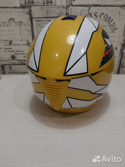 Горнолыжный шлем