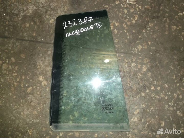 Стекло двери задней правой(форточка)