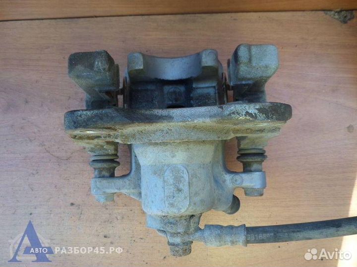 Суппорт задний правый Toyota Camry V50 2011-2017