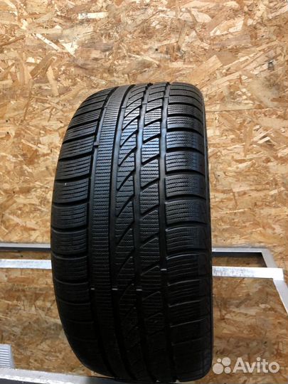 Hankook IceBear W300 235/40 R18