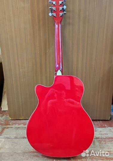 Акустическая гитара