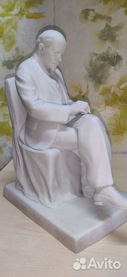 Статуэтка Ленина