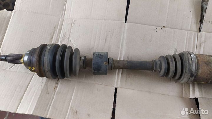 Suzuki esteem 1.8 МКПП переднй левый привод