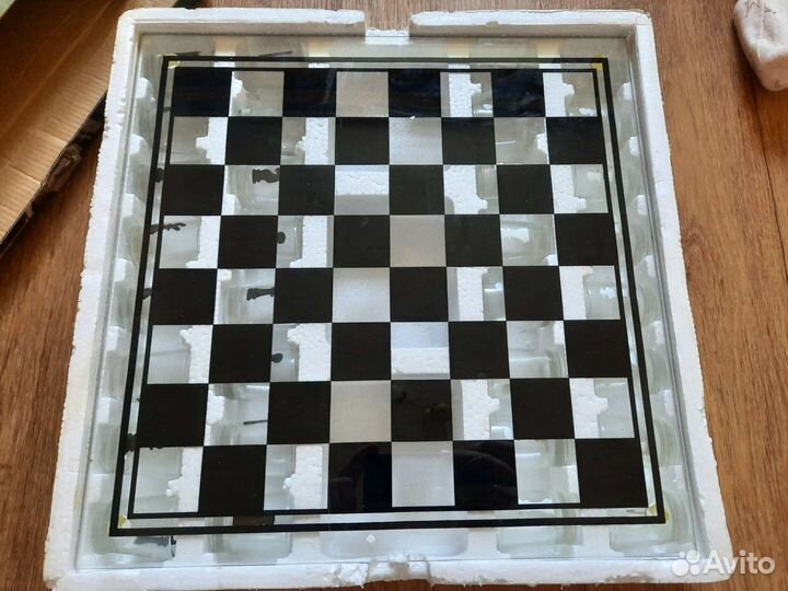 Набор для игры в шахматы. Рюмки