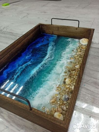 Поднос с эпоксидной смолой море