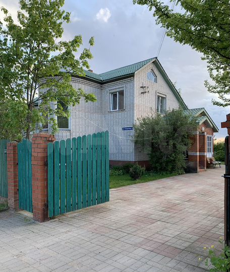 Коттедж 250 м² на участке 15 сот.