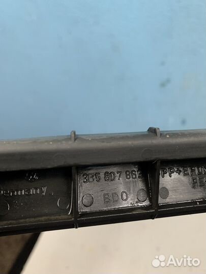 Кронштейн центральный бампера заднего passat b5