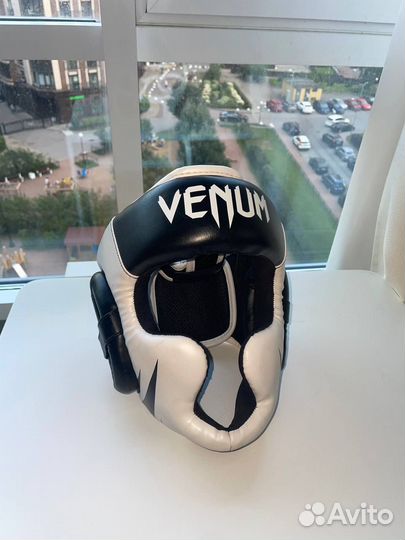Боксерский шлем Venum