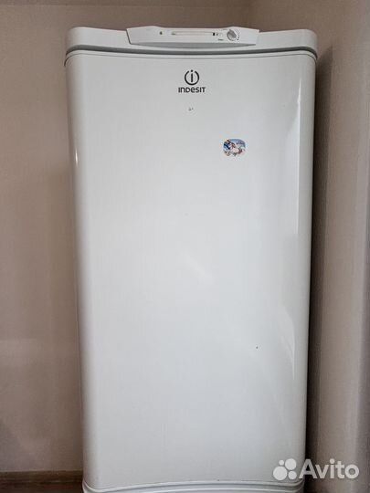 Холодильник indesit на запчасти