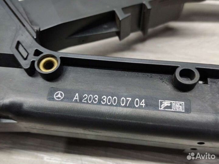 Педаль газа Mercedes C W203