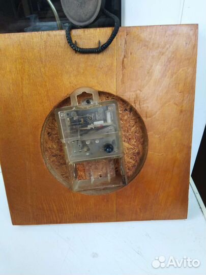 Старинные настенные часы и корпус