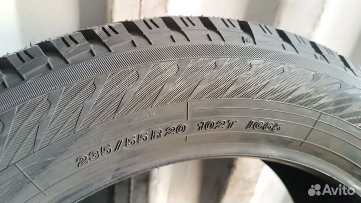 Yokohama Ice Guard Stud IG55 235/55 R20 102T