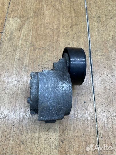 Натяжной ролик приводного ремня Opel Astra H