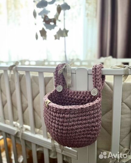 Подвесная корзинка на кроватку