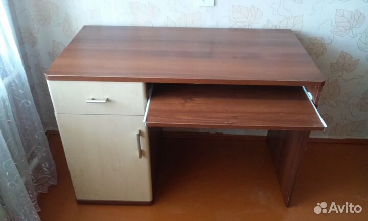 Продам письменный стол