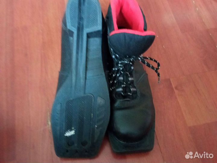 Лыжные ботинки