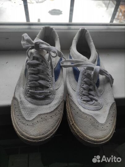 Отдам бесплатно кеды