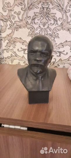 Бюст ленина