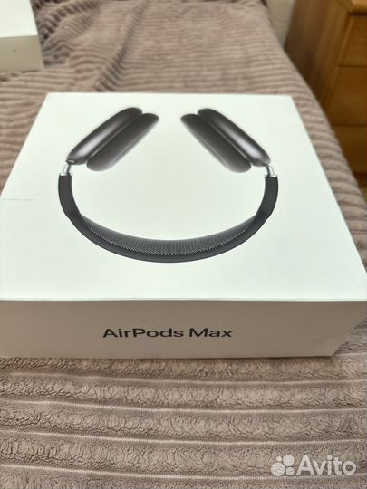 Коробка от AirPods Max