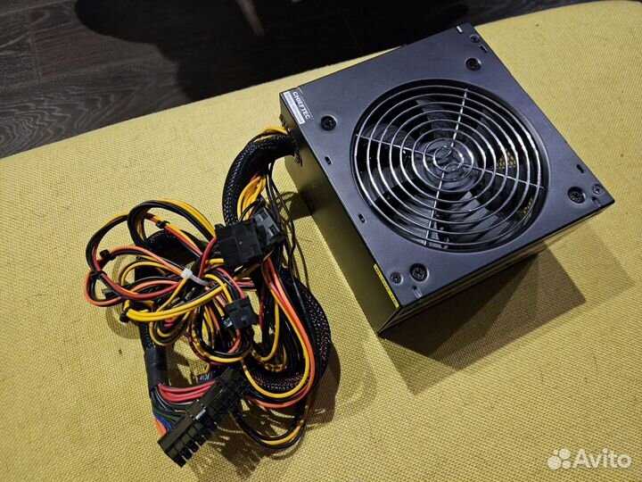 Блок питания новый Chieftec 400w GPS-400A8