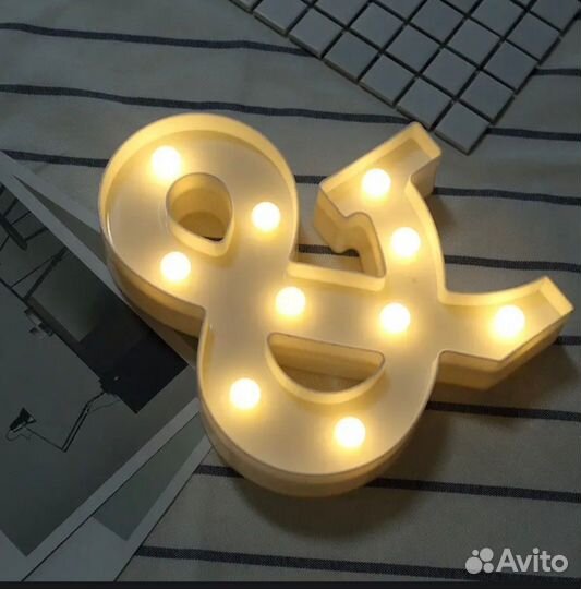 Светящаяся буква для свадьбы и дня рождения