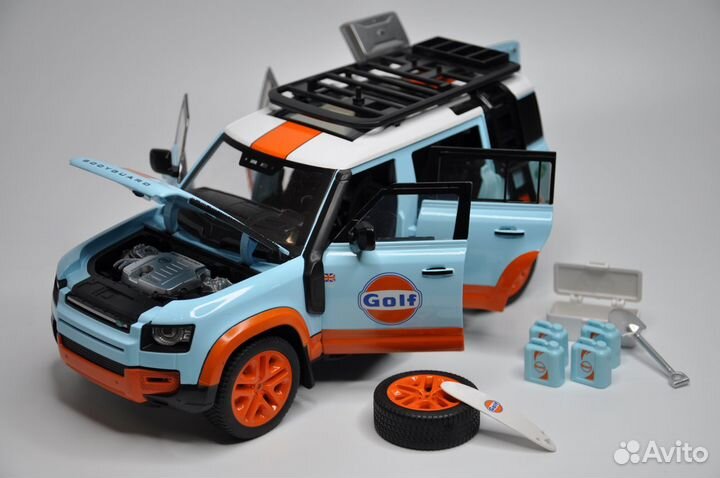 Модель авто Land Rover Defender Gulf 1:18 металл