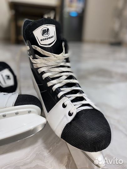 Коньки хоккейные 48 размер