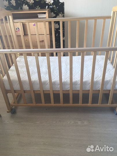 Детская кроватка
