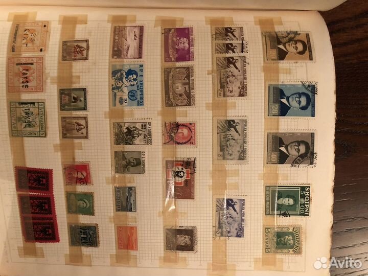 Коллекционные альбомы с марками (2 шт)