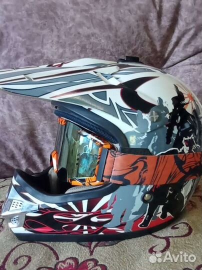Шлем кроссовый бу
