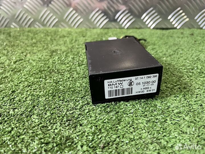 Блок пневмоподвески BMW x5 e53